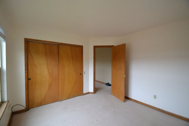 Building Photo - 830 Dancing Horse Dr