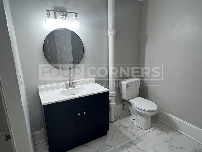 Building Photo - Beautiful 5 Bedroom 2.5 Bath House