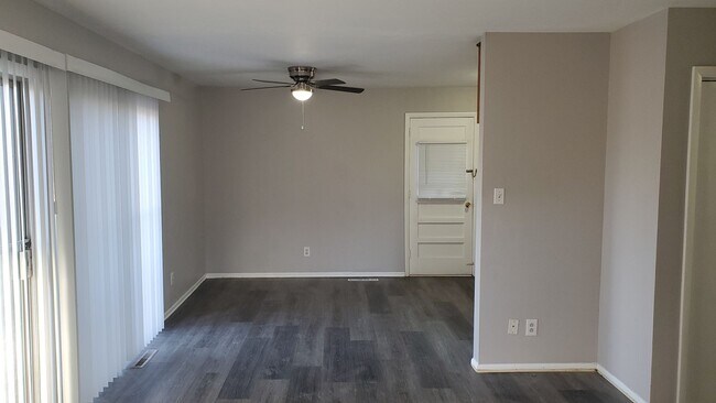 Building Photo - KING2701
