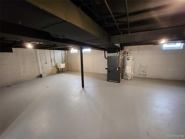 Building Photo - 15705 Juliana Ave