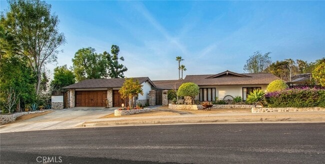 Primary Photo - 27151 Mission Hills Dr