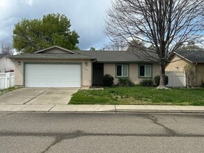 Building Photo - Well maintained home in desirable Ravenwood, Anderson subdivision