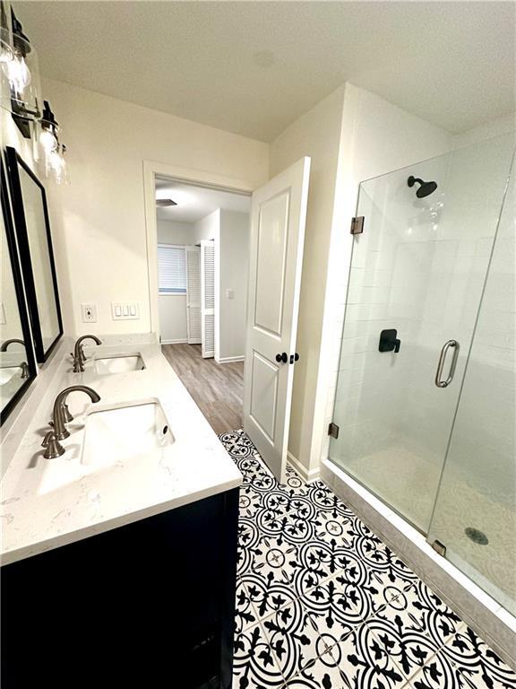 Building Photo - 1231 Cliffwood Dr