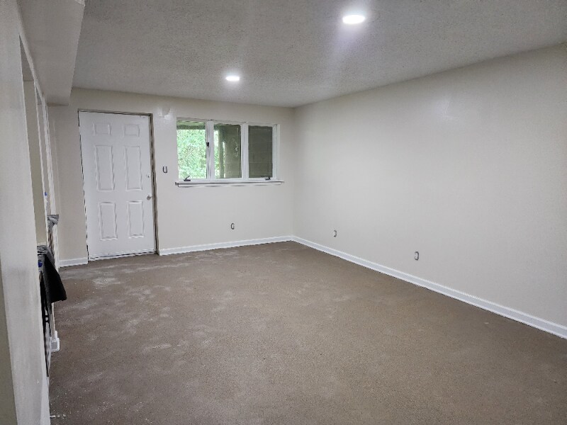 Building Photo - 2205 Forest Acres Dr