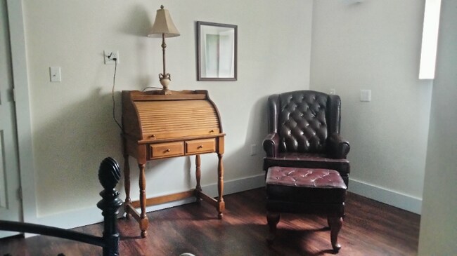 Building Photo - 125 Water St