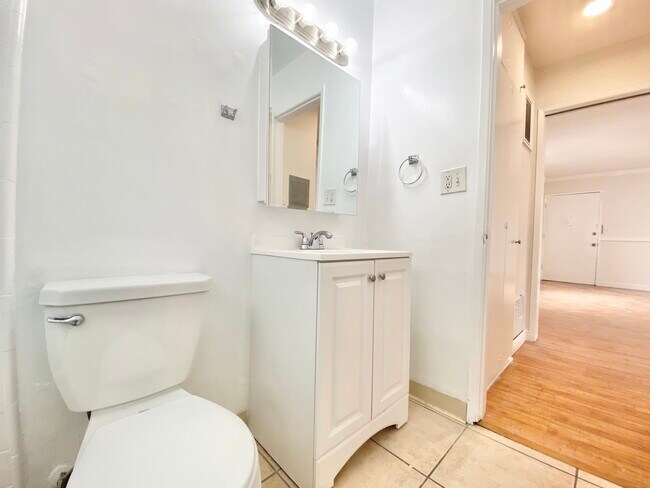 Building Photo - 5726 Camellia Ave