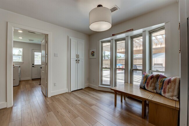 Building Photo - 2406 Blue Water Ln