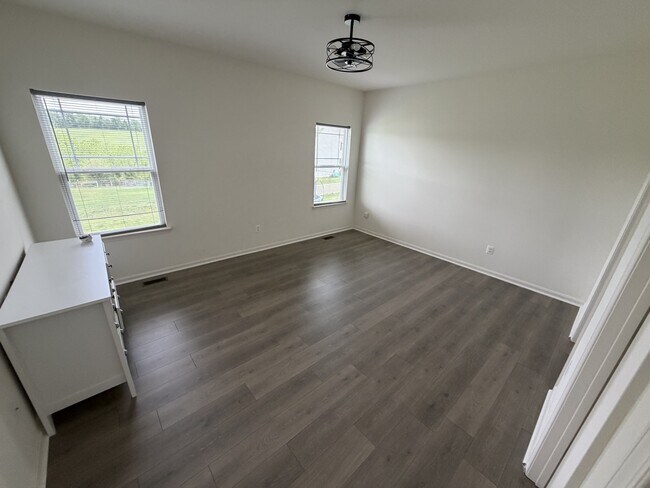 Building Photo - 287 Paradise View Dr