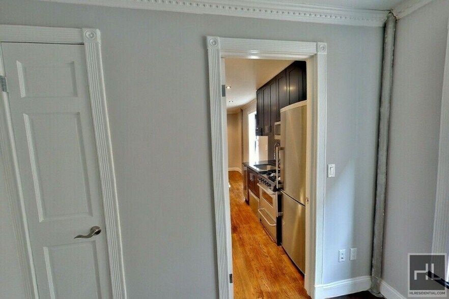 Building Photo - East 106th Street