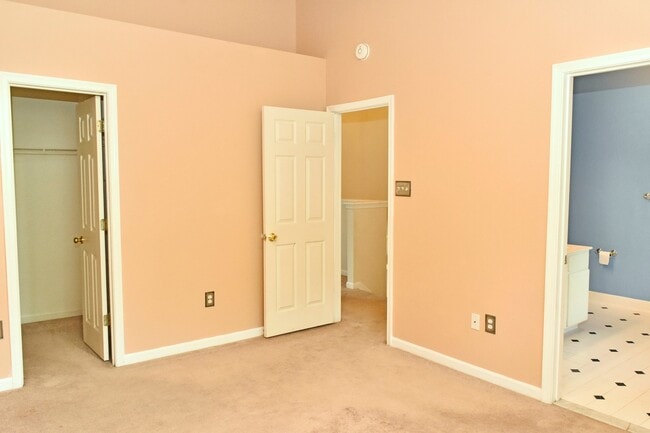 Building Photo - 7005 Cradlerock Farm Ct