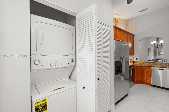 Building Photo - 2250 NW 78th Ave