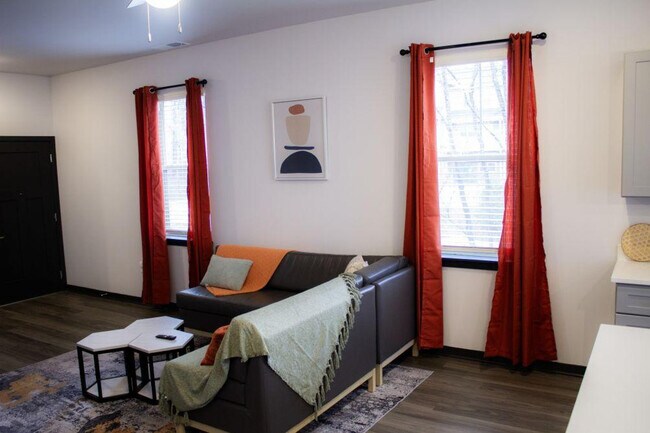 Building Photo - 1439 N Telluride St