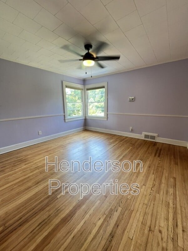 Building Photo - 1631 Maple Ave