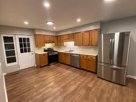 Building Photo - 3413 Lisa Dr
