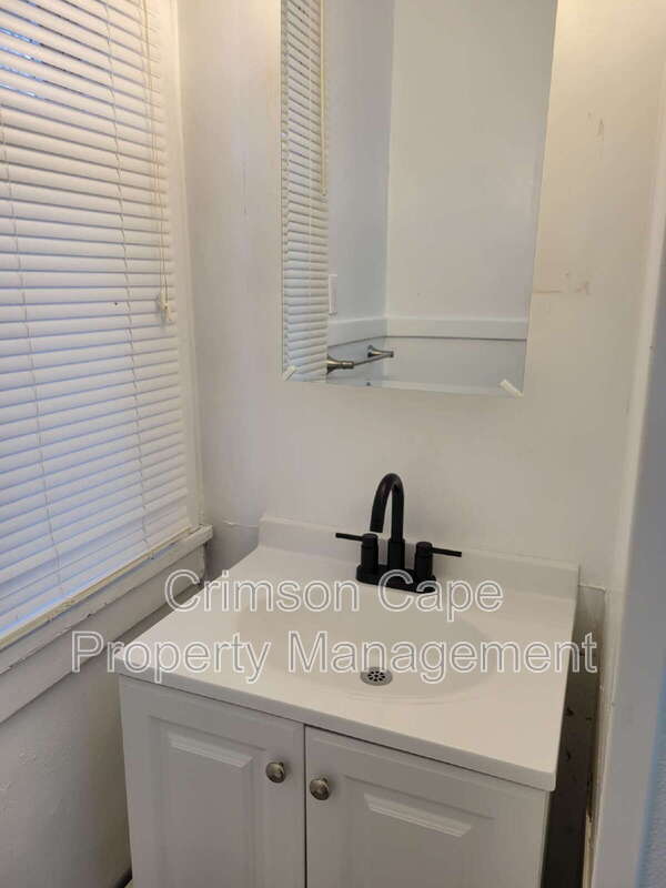 Building Photo - 34 Barney St