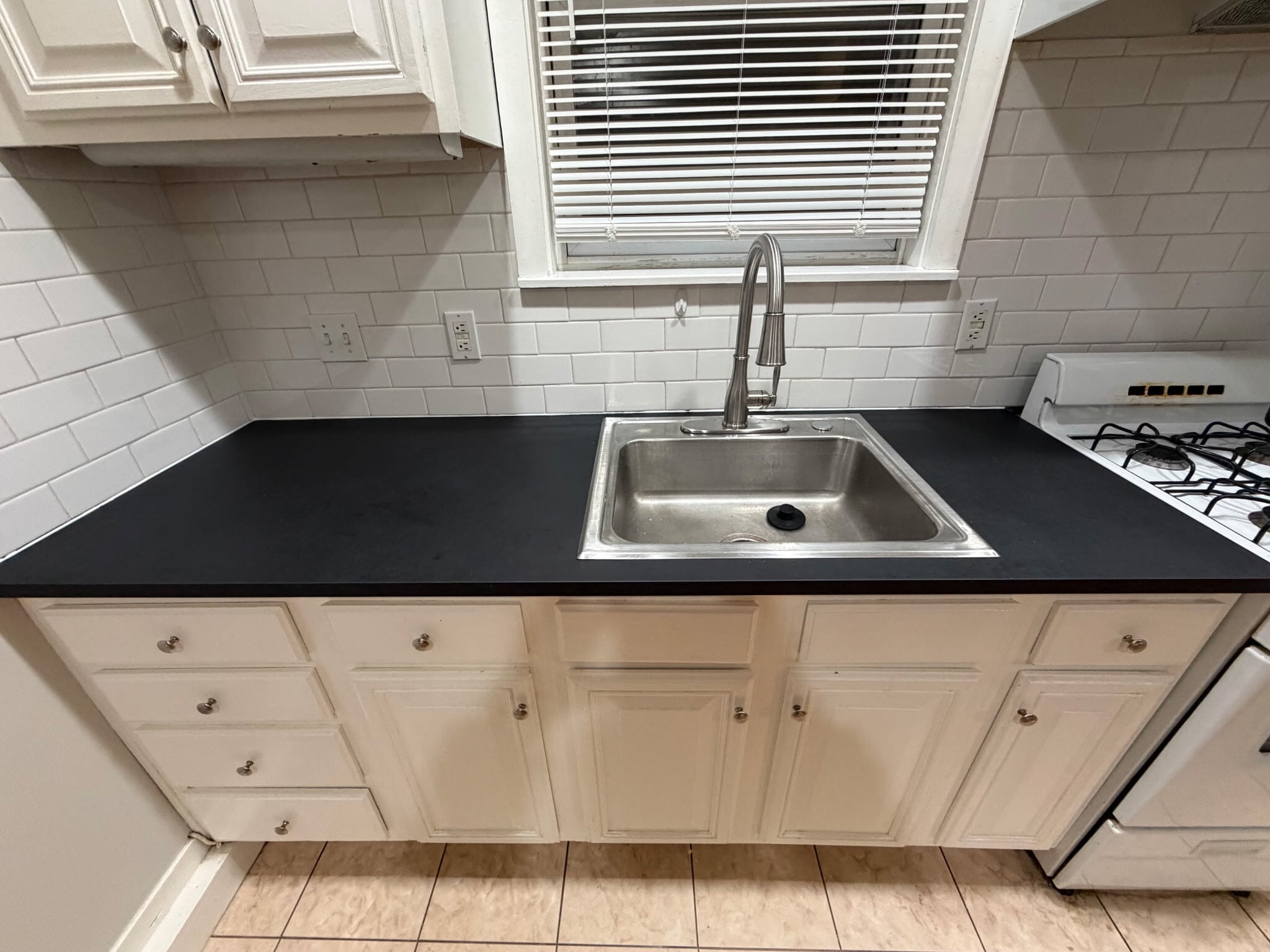 Building Photo - 32 Tufts St