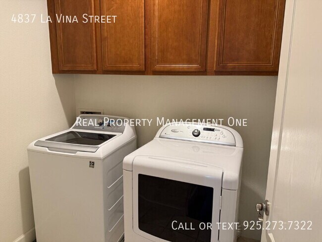 Building Photo - 4837 La Vina St