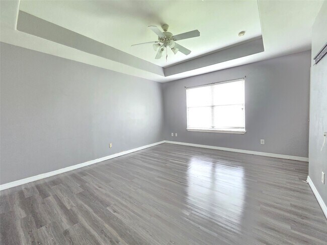 Building Photo - 12015 Rosecroft Dr