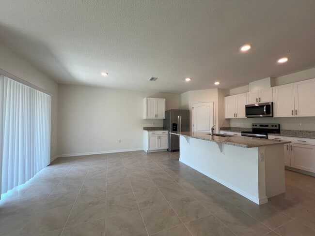 Building Photo - Brand New! 4 Bedroom, 2 Bathroom home in t...