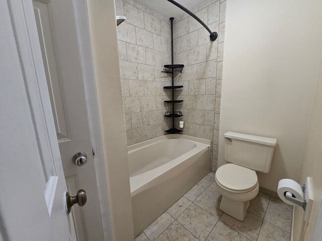 Building Photo - 504 Georgetown~ Lake Shore