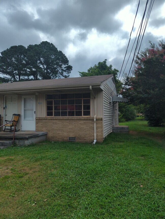 Building Photo - 812 Indian Ave