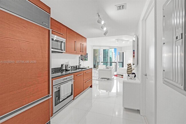 Building Photo - 475 Brickell Ave