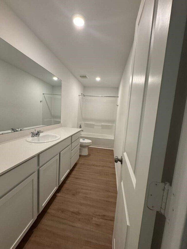 Building Photo - 22003 Birchwood River Trl