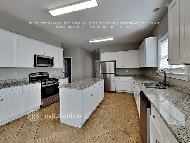 Building Photo - 1135 Rowanshyre Cir