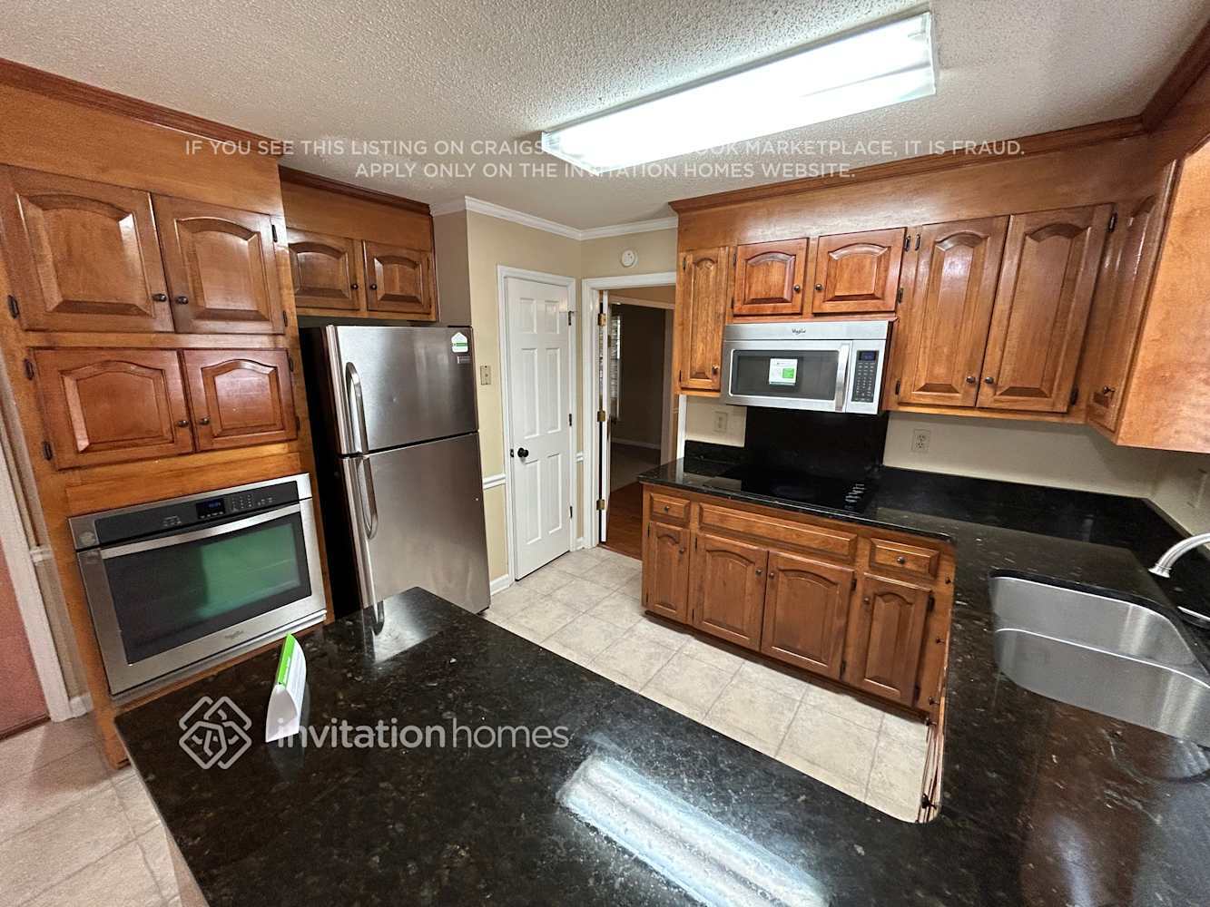 Building Photo - 3309 Clay Ct