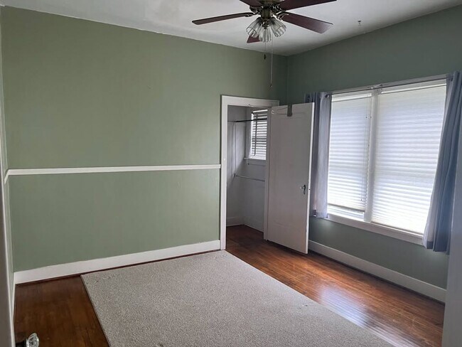 Building Photo - Charming 3-Bedroom, 1.5-Bath Single-Family Home with Bonus Living Space