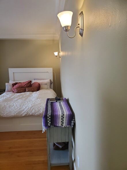 Building Photo - 15 E Kirby St