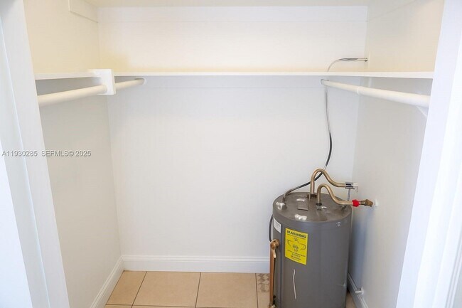 Building Photo - 749 SE 15th St