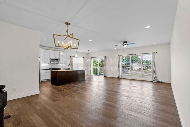 Building Photo - 521 Upper Ridgepointe Ct
