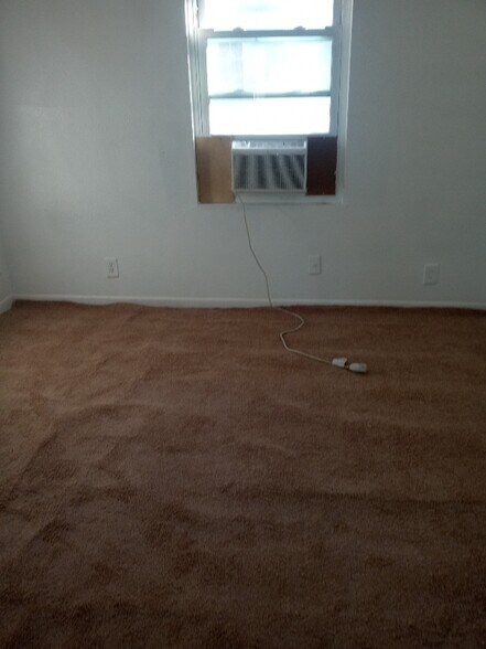 Building Photo - 602 26th St W