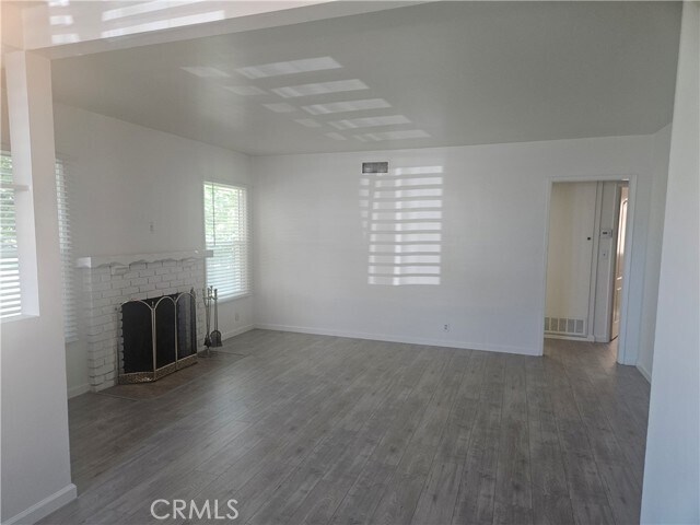 Building Photo - 731 E Renwick Rd