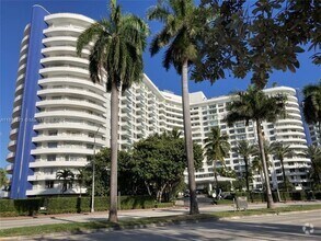 Building Photo - 5161 Collins Ave