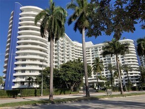 Building Photo - 5161 Collins Ave