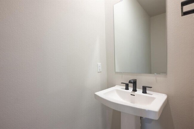 Building Photo - 4801 Star Jasmine Dr