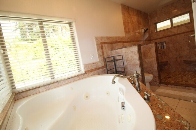 Building Photo - Kula - Furnished 3Bed/2Bath standalone home with Spectacular views