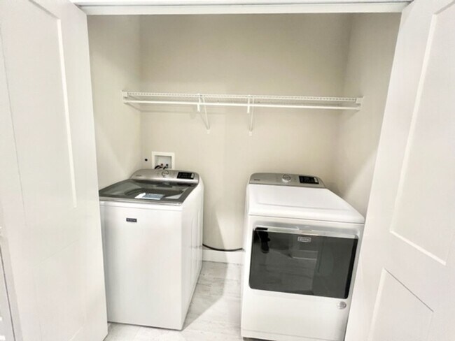 Building Photo - 9 Praiseworthy Dr