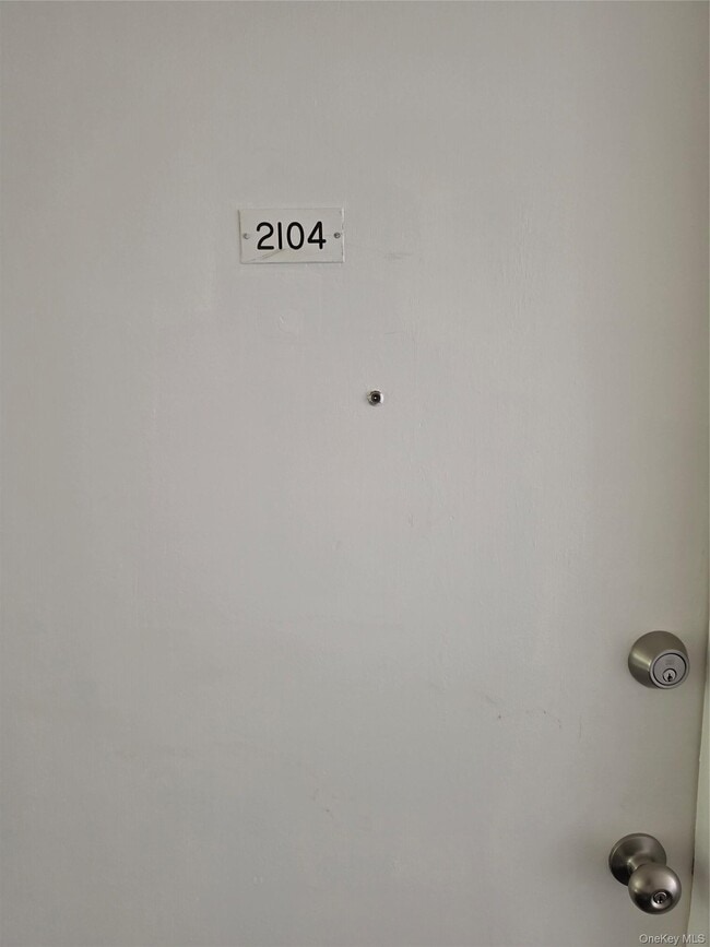 Building Photo - 2104 Cherry Hill Dr