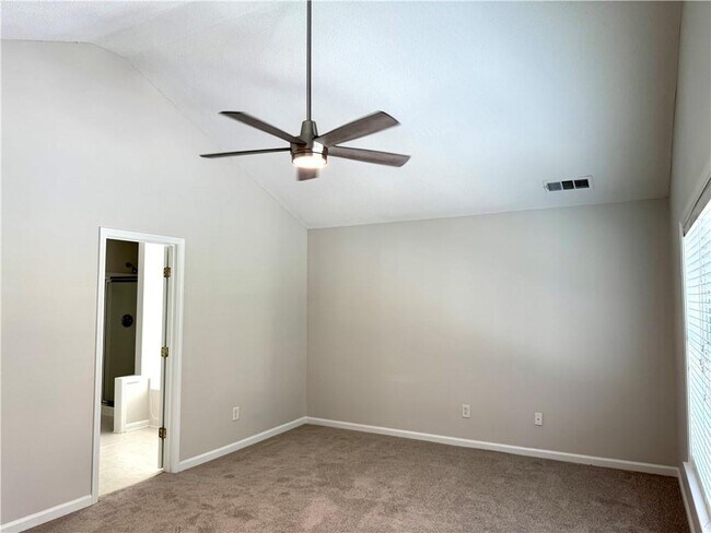 Building Photo - 306 Burdock Trce