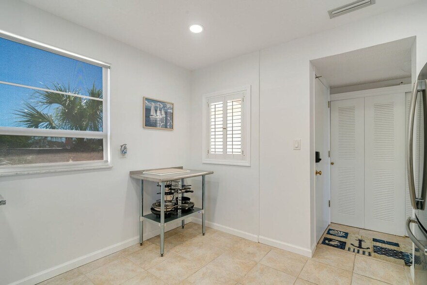 Building Photo - 4330 Falmouth Dr