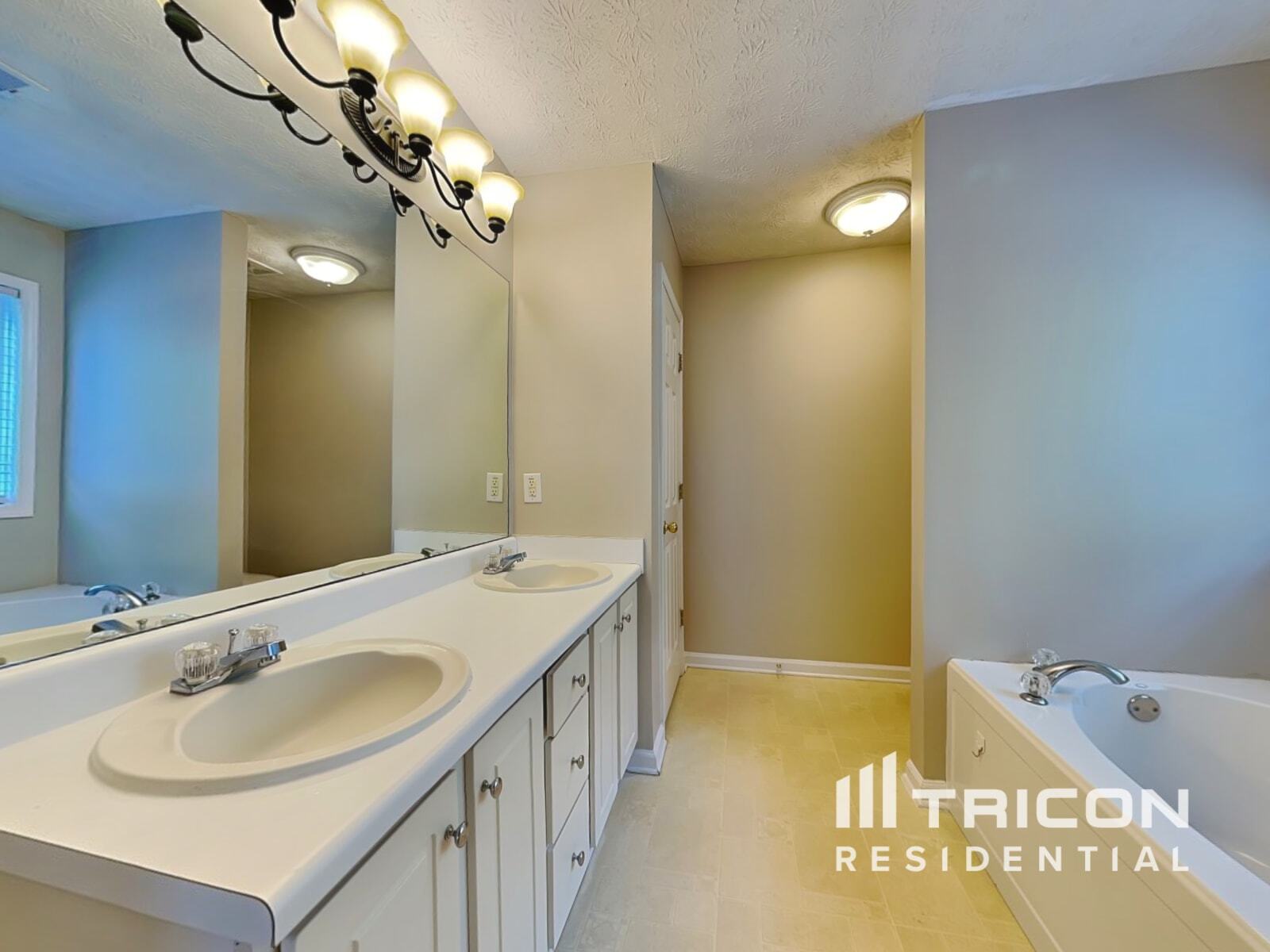 Building Photo - 2309 Swan Lake Ct