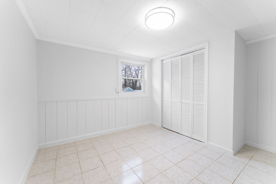 Large closet in 2nd bedroom - 3233 Apex Cir