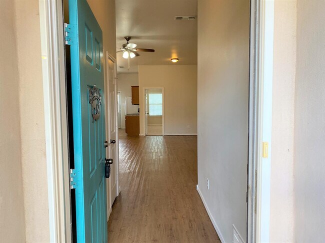 Building Photo - 2011 100th St