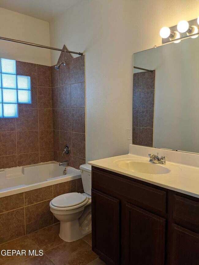 Building Photo - 14657 Spanish Point Dr