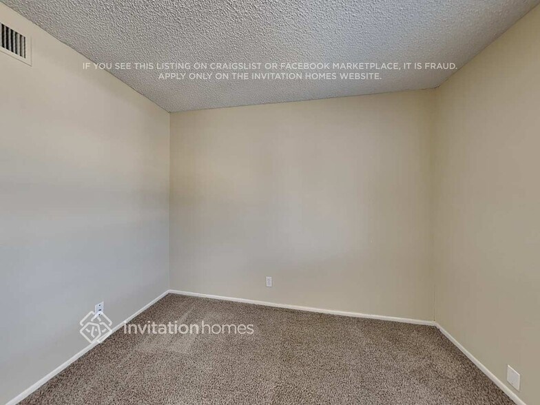 Building Photo - 2649 E Javelina Cir