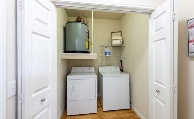 Building Photo - 2 bedroom in Houston TX 77041