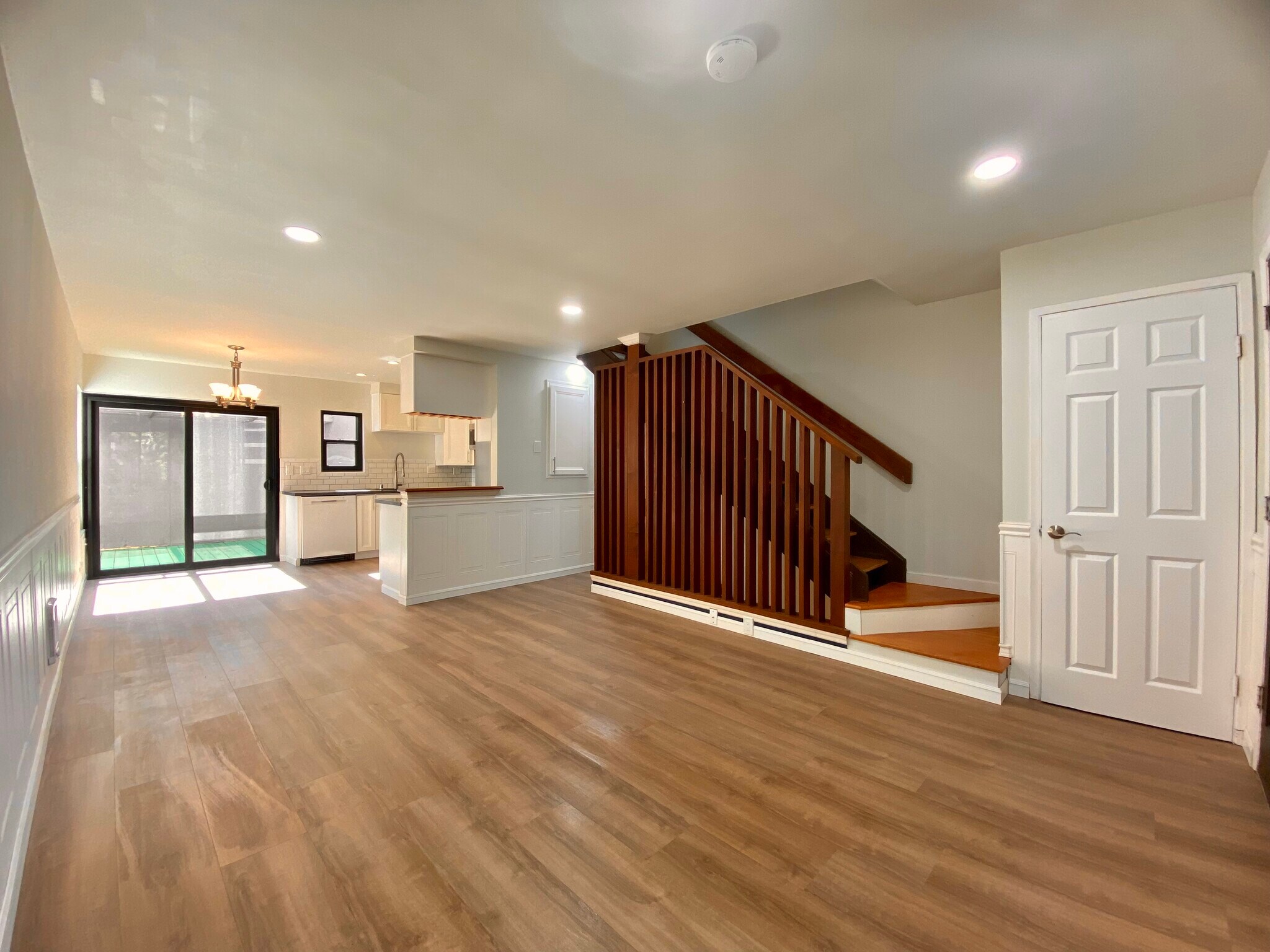 Building Photo - 8722 Villa La Jolla Dr